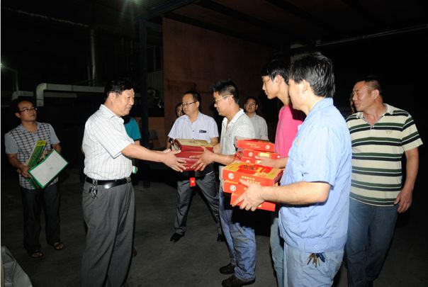 中秋節(jié)集團董事長白天文一行來到總公司慰問送祝福